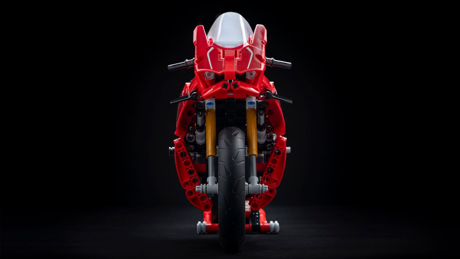 Lego Ducati Panigale V4R. With winglets on the front!