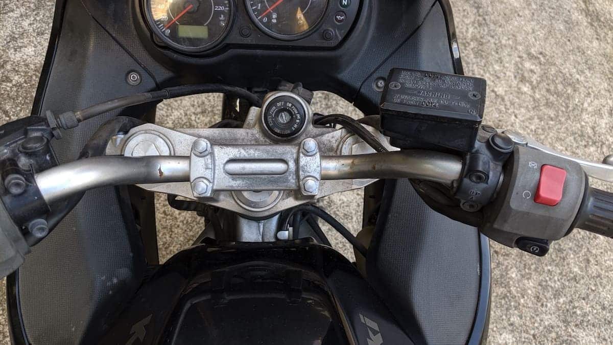 Restoring a cheap motorcycle (the Ninja 650R/ER-6F) - the handlebar on the motorcycle, bent